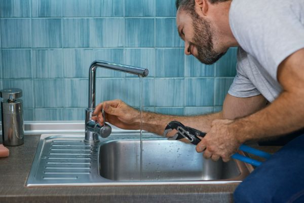 How to fix a leaky faucet