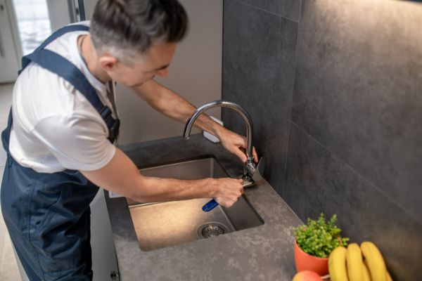 Methods to Repair a Leaking Faucet
