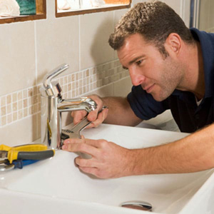plumber for leaking faucet repair
