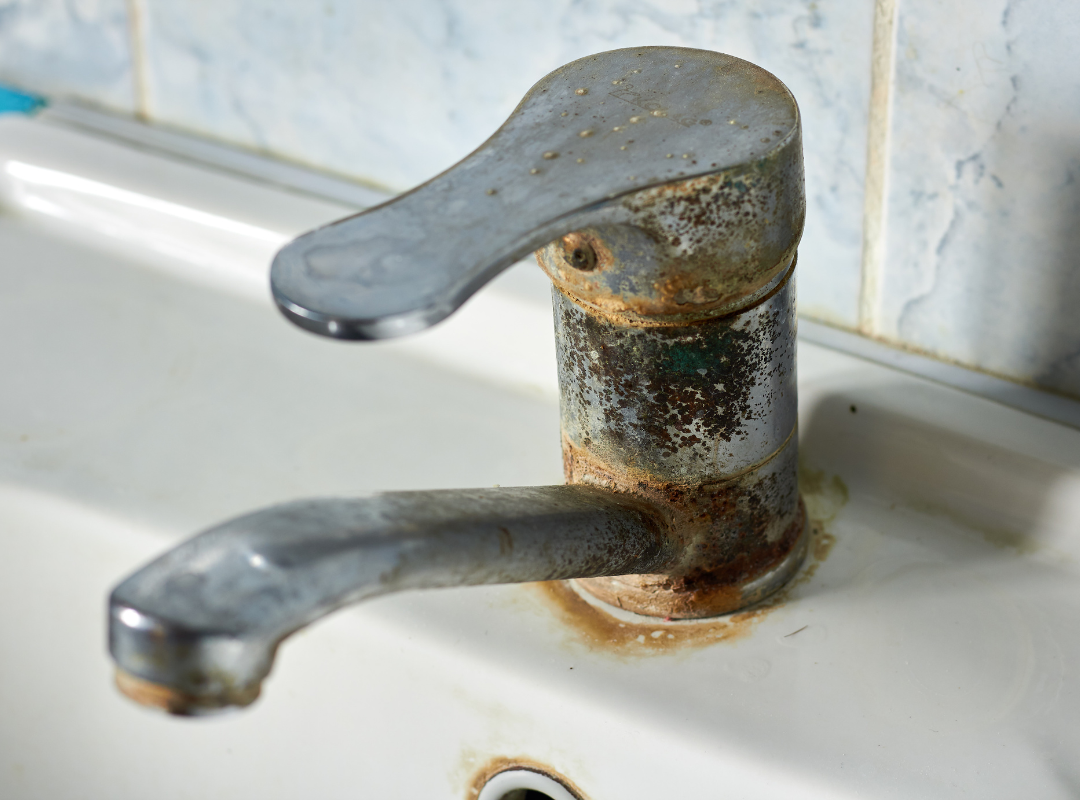 How to Fix Leaky Faucet Quickly?